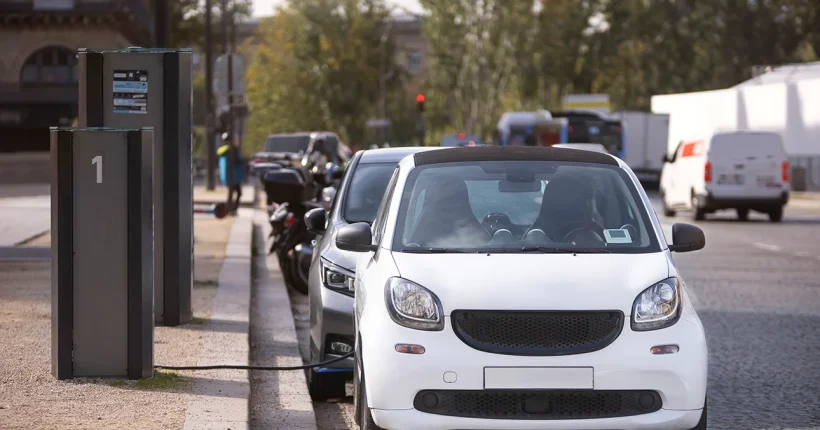 Volkswagen-Uber Robotaxi Deal and Slate Auto's EV Launch Threaten Tesla's Dominance